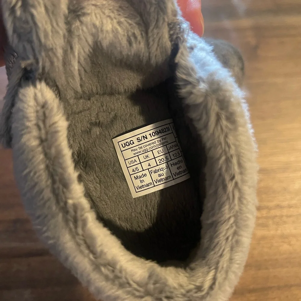 Baby Ugg Slippers Size 4/5